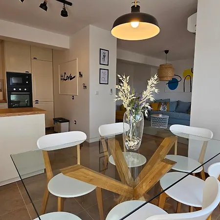 Bluemare With Shared Pool Апартаменты *