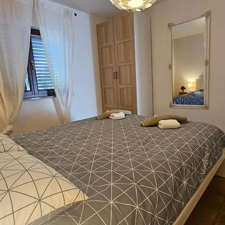 Bluemare With Shared Pool Apartament *