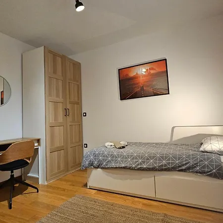 Apartment Bluemare With Shared Pool Liznjan
