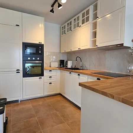 Bluemare With Shared Pool Апартаменты