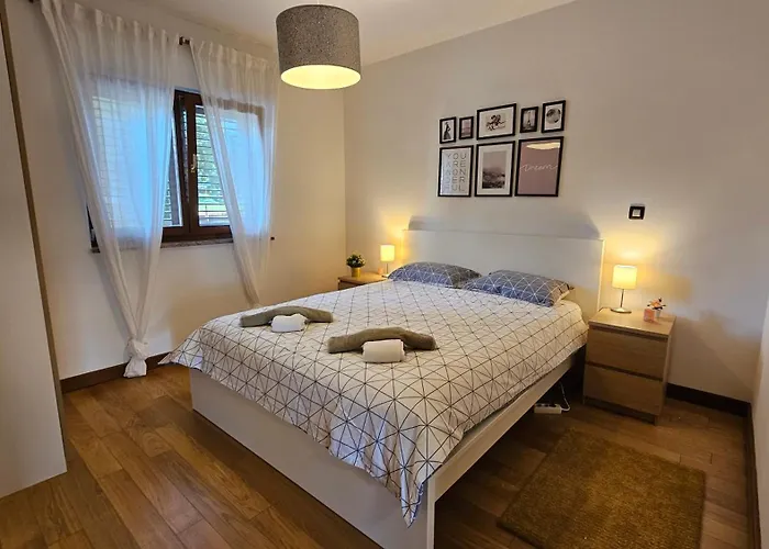 Bluemare With Shared Pool Ližnjan