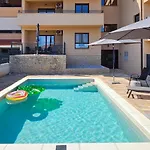 Apartamento Bluemare With Shared Pool Ližnjan