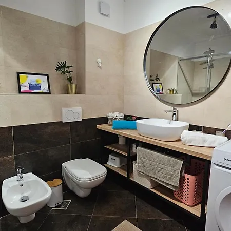 Bluemare With Shared Pool Apartment Ližnjan