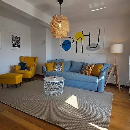 Bluemare With Shared Pool Apartment