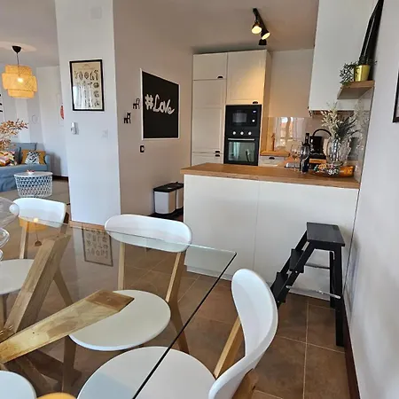 Apartment Bluemare With Shared Pool Ližnjan