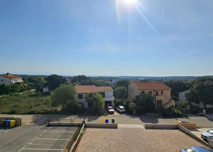 Bluemare With Shared Pool Διαμέρισμα Ližnjan