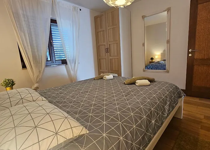 Bluemare With Shared Pool Apartament *