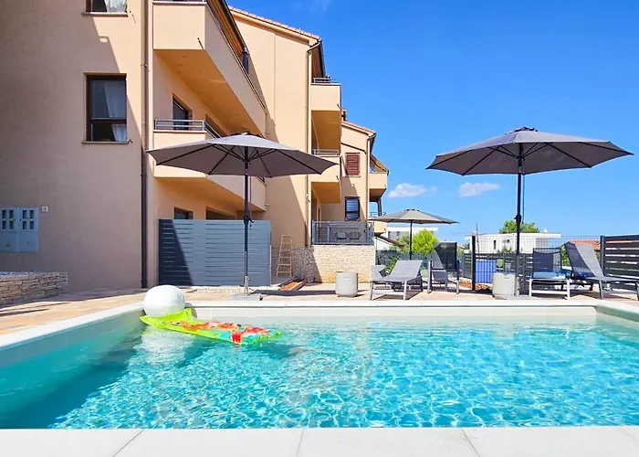 Bluemare With Shared Pool