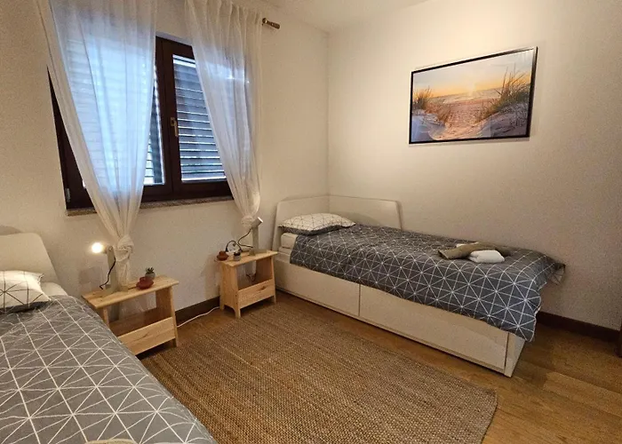 Bluemare With Shared Pool Apartament